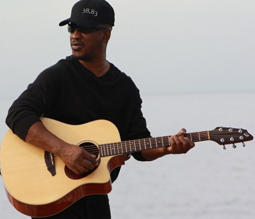 Brinsley_forde-strumming-webmed